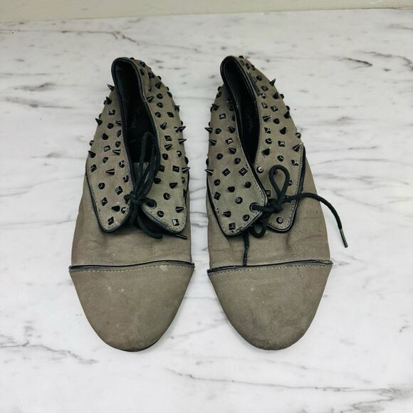 Volcom One Way Gray Studded Leather Slip On Shoes Women’s Size 7 - Picture 2 of 5